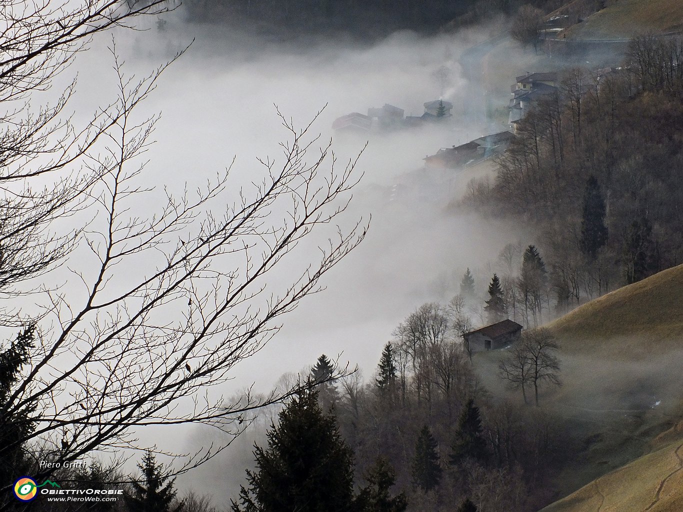 11 nebbia ai Cantoni d'Oneta..JPG